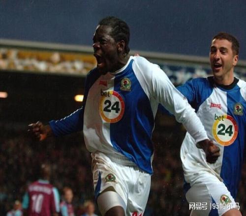 向往枪手的铁塔，防守堪称黑金刚，进攻变应急前锋，28岁走下坡路