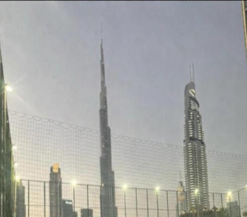 休假不休息，曼联小将海文、约罗在迪拜一起加练