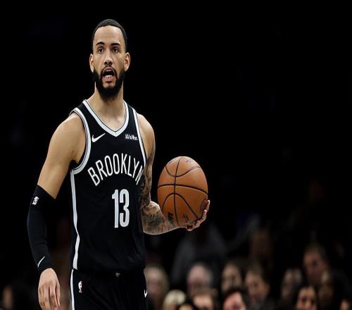 腾出名额后，76人用双向合同签下了刚刚被篮网裁掉的侧翼球员