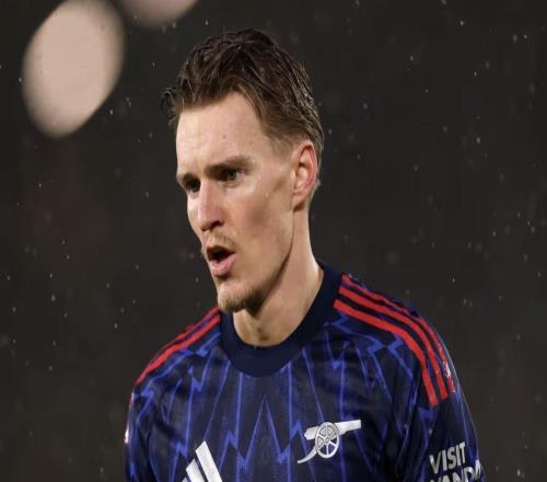 记者：厄德高和哈弗茨可能出战北伦敦德比本怀特无大碍