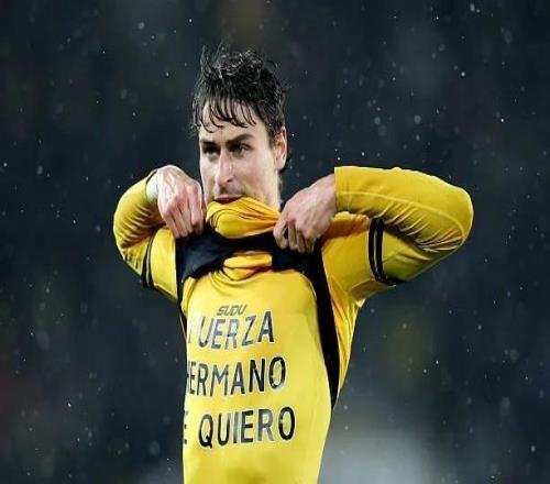 战枪手破门，狼队球员布埃诺将进球献给了遭遇ACL重伤的弟弟