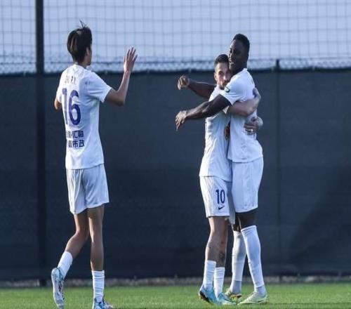 阿奇姆彭享斯坦丘待遇，20号随队赴上海，大连遇磨合期申花能拿分