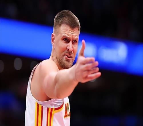 勇士后场大将：波尔津吉斯的天赋优势太大了，他是我们的文班亚马