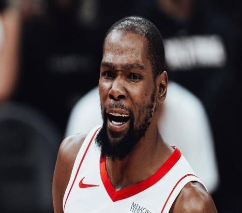 杜兰特35+8+4+1+3完爆超级新秀，申京打铁阿门9分，火箭复仇黄蜂