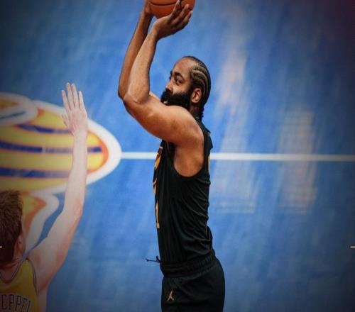 哈登换队成历史首人！助阿伦场均23+11变鲨鱼骑士夺冠概率升第4