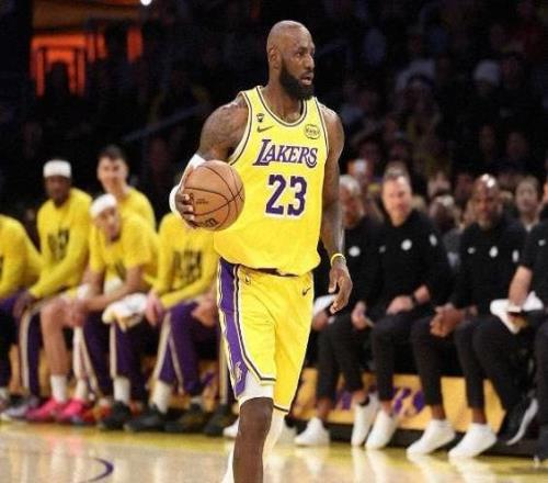 湖人成功复仇，詹姆斯创4大神迹！