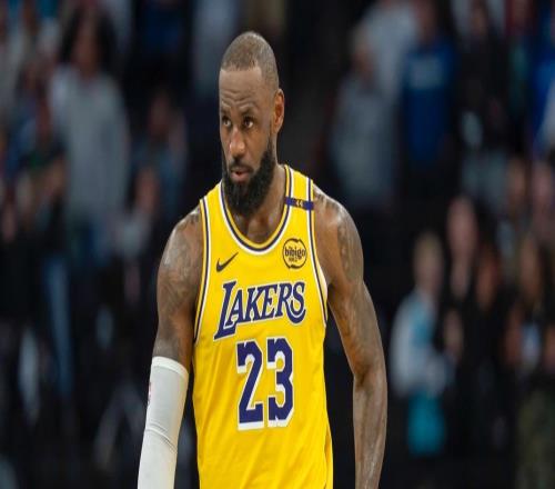 詹姆斯精神！詹姆斯带伤作战！依旧各种破纪录！湖人五打八赢球！