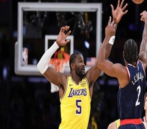 逆转失败！伦纳德31+5伤退，东契奇轰38+11，但老詹结局也已注定