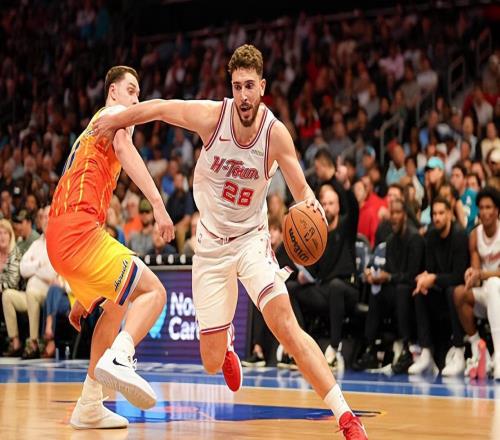 进攻端越来越挣扎了，火箭内线支柱的状态真是令人有些担心