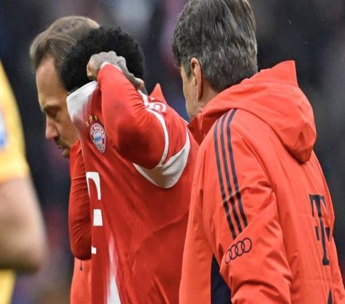 对阵法兰克福时因伤被换下，阿方索赛后谈伤情：我没事