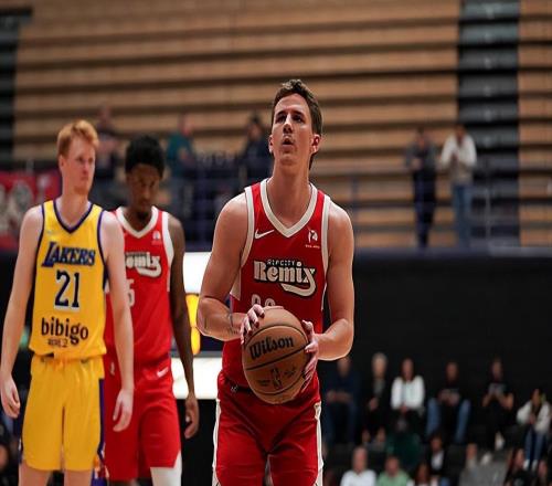 快船抢先签下开拓者二队后场新秀，他的传球和抢断能力都非常出色