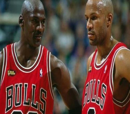 哈珀：科比是最像乔丹的球员他总缠着我问“乔丹怎么做”