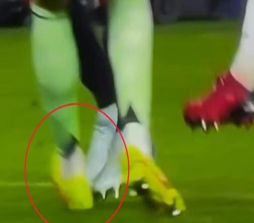 龙赛罗：布季米尔假摔骗点，巴萨深谙“会哭的孩子有奶吃”