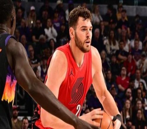 克林根23+13+4帽格兰特23分开拓者客场轻取太阳