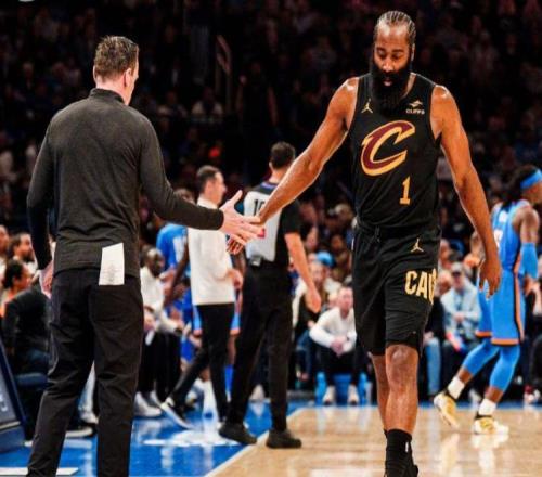 骑士两大败因出炉，哈登创两纪录！名嘴盛赞雷霆，米切尔短板明显