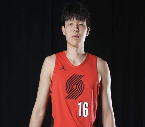 杨瀚森砍11+12+3+2！率队5分惜败，开拓者2号单干不传，26投25分