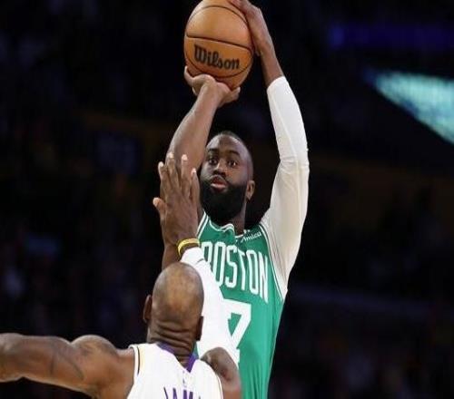 詹姆斯：想不明白布朗为何没进入MVP讨论