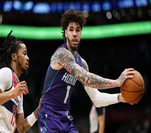 三球三节37+8+7+10三分生涯新高黄蜂大胜奇才近14战11胜