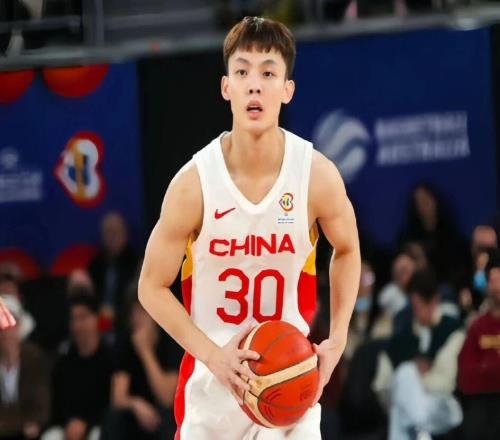 中国男篮七人离队，曾凡博膝盖伤情严重，广东旧将加盟宁波男篮