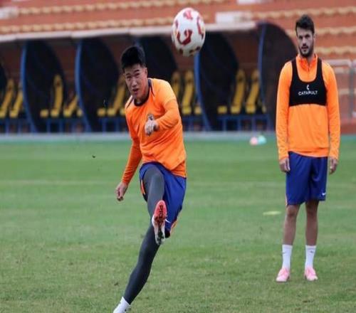 泰山队6老将进合同年，彭啸专注一队刘彬彬外租还有戏名单初定