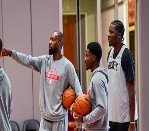 火箭大胜爵士！休城6人得分上双，小史密斯31+9，杜兰特12助攻