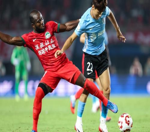 官宣！阿奇姆彭落户大连英博，巴甲161场主力加盟青岛西海岸