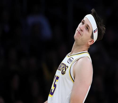 关键场次又掉了链子，湖人后场大将在硬仗中还是很难有所发挥