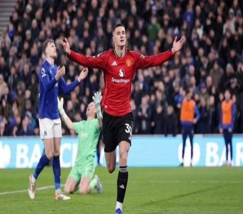 随着曼联10获胜，英超最新积分榜出炉！卡里克率领红魔杀进前4