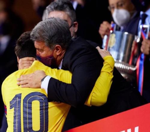 用梅西拉票！拉波尔塔谈梅西回归巴萨，承诺树雕像和盛大致敬仪式