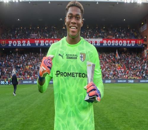 意媒：日本国门铃木彩艳已经恢复合练，本轮有望进入大名单