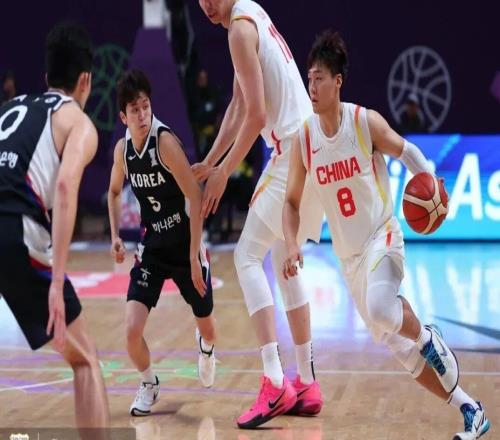 明日客战日本，中国男篮12人名单出炉，胡明轩落选