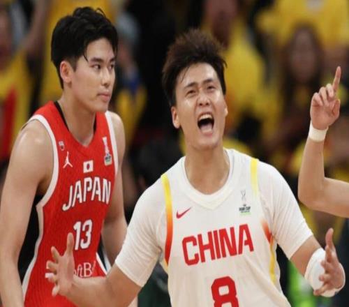 CCTV5直播中日对决，中国男篮内线优势明显，防守+护框很关键！