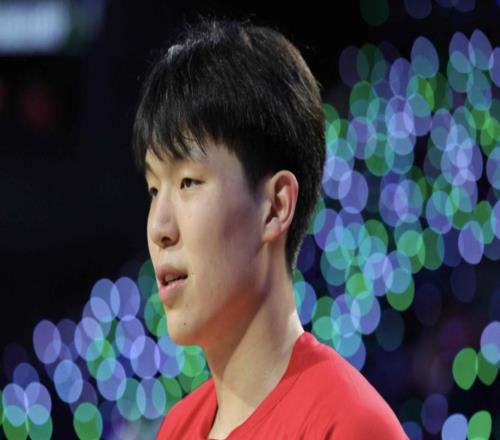 欧媒评杨瀚森：投篮能力、身体素质等短板导致其无法上场