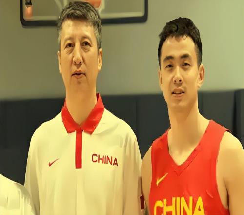 赵继伟轰14+2率队逆转日本！胡金秋20+12无可挑剔，廖三宁16+5