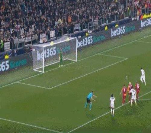 【欧冠】十人尤文悲壮出局，斯帕莱蒂消失，高管盛赞