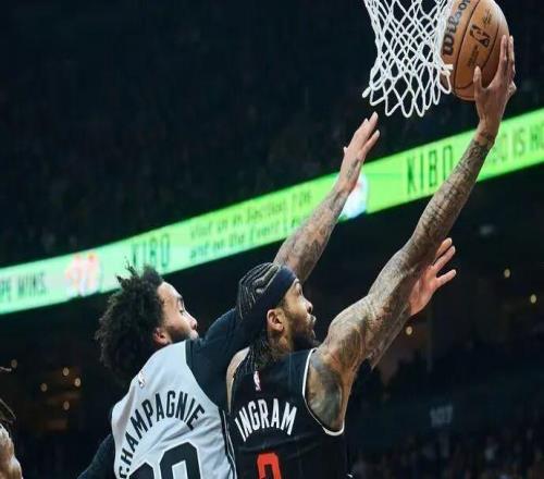 马刺擒龙十连胜：总有云彩会下雨