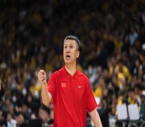 记者：中日对决于情于理都不能输它会影响CBA价值和球员未来饭碗