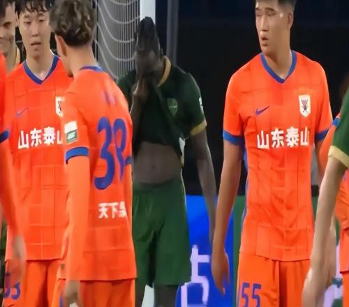 热身赛变火药桶！泰山B队23不敌海牛，全华班苦战，场面一度失控