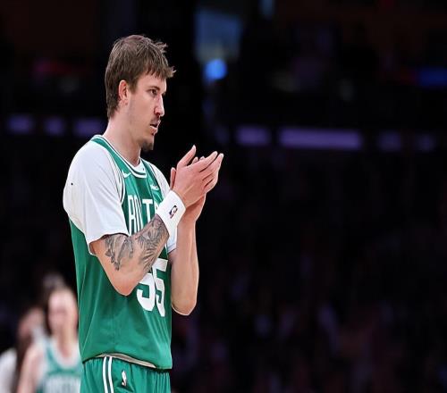 能力非常全面，凯尔特人侧翼新星能够在攻防两端起到关键的作用