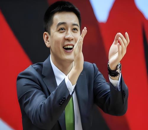 赢日本7分！杨鸣大赞中国男篮1人：三分很关键，起到了奇兵作用