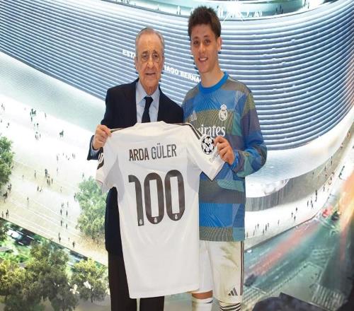 达成皇马生涯100场里程碑，居莱尔获赠纪念球衣