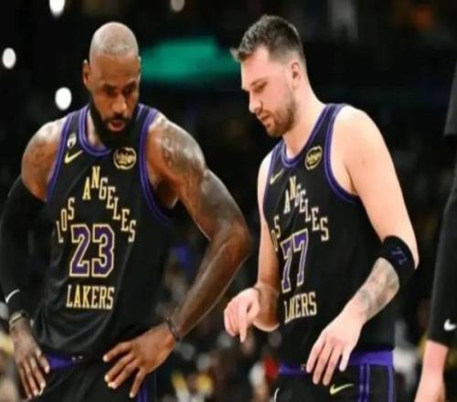 名记吐槽：詹姆斯和东契奇组合失败，他们同时在场正负值82！