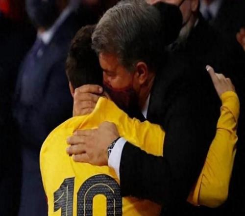 拉波尔塔新书揭秘：曾苦等梅西父子一月无果，详述哈维变脸始末