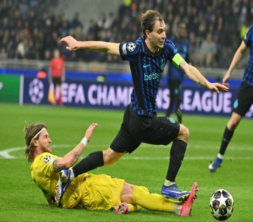 欧冠十六强：真蓝黑保全意甲颜面，英超强势无可撼动，全欧看戏