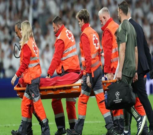 赫伊森又惹争议皇马队友重伤他在看台嬉笑打闹！名嘴怒批：冷血