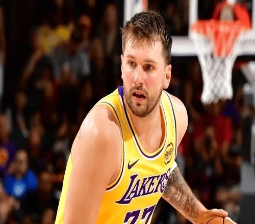 惜败太阳！雷迪克不满防守，直指舆论压力，东契奇大展失望！