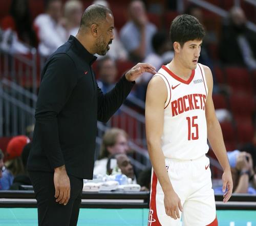 40分8板！20分3板4助2断2帽！KD创神级纪录，乌度卡盛赞谢泼德