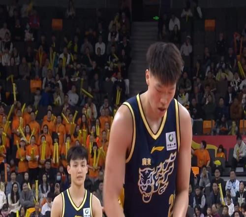 确认了！张昊赛季报销！广东锋线实力大削，朱芳雨被迫留下萨林杰