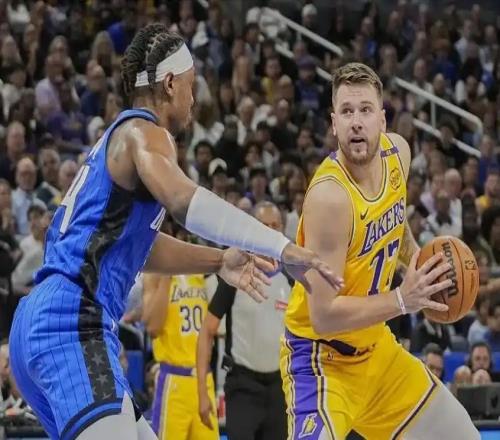 里弗斯首次拒绝采访！湖人输球后相互甩锅，专家：更衣室暗流涌动