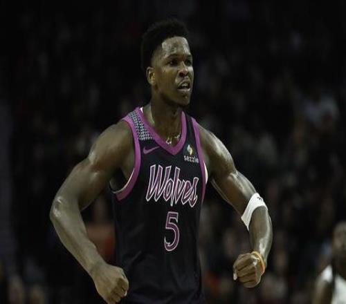 官宣：因将球扔向观众席爱德华兹被处以2.5万美元罚款